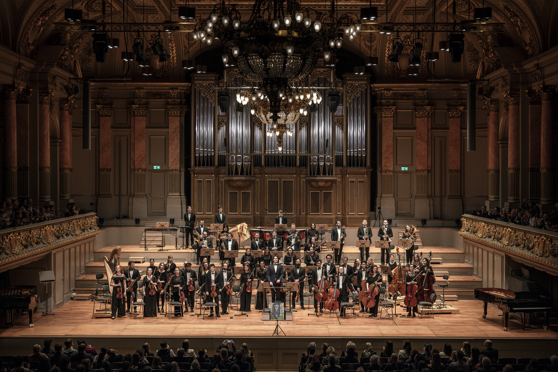 Schlussapplaus im Grossen Saal der Tonhalle Zürich